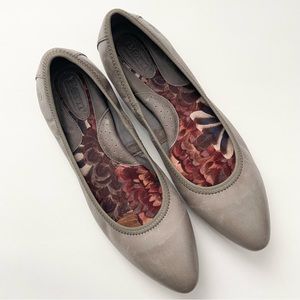 Born Halle gray leather ballet flats, size 9 *New in Box*